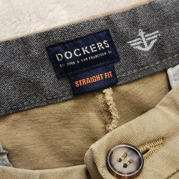 Dockers Mens Khaki long pants, 33x22 pre-owned, nice clean, straight fit, tan - Picture 4 of 8